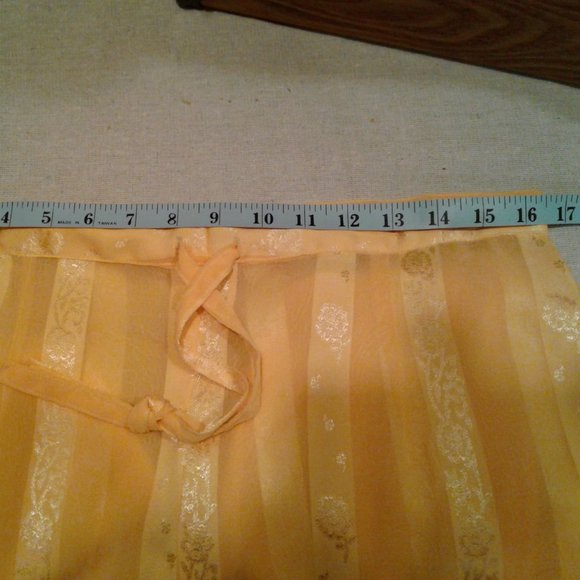 JAHNVI PIJAMA SET SIZE LARGE - Picture 5 of 10